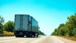accidente de camion por conductor inexperto en carretera ee uu