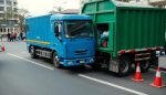 accidente de trailer con camion de basura por mala maniobra