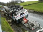Demanda por accidente de tráiler contra empresa de flotas por negligencia